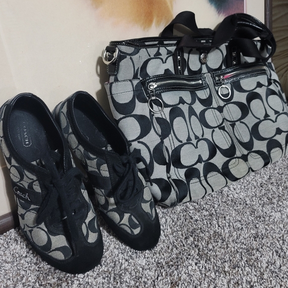 Authentic Coach diaper bag, black and gray with hot pink interior lining - Picture 1 of 16